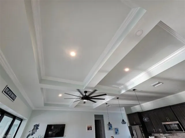 Tray ceiling with Crown Molding.