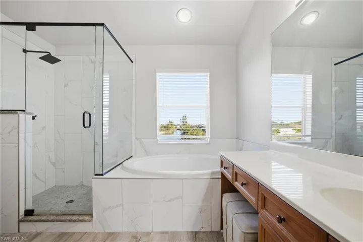2311 Sw 4th Ct, Cape Coral, Florida 33991