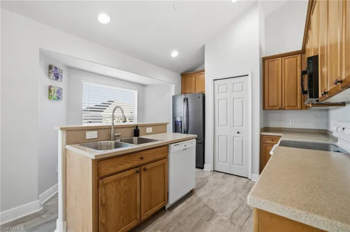 2311 Sw 4th Ct, Cape Coral, Florida 33991