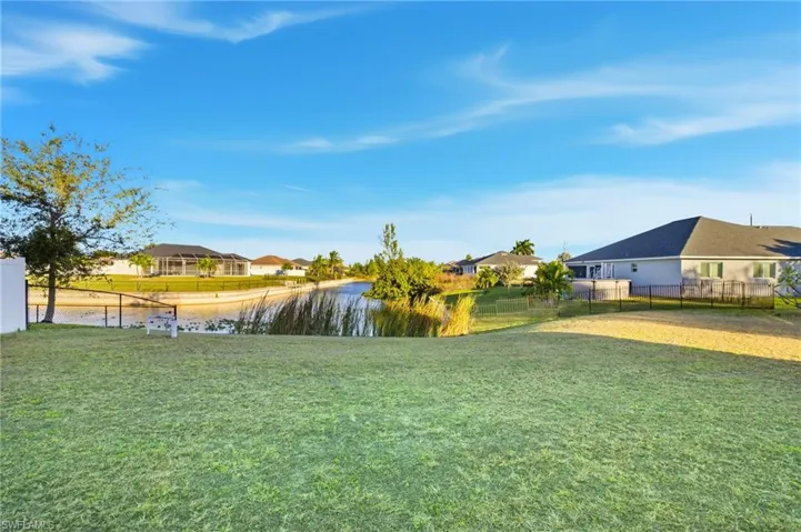 2311 Sw 4th Ct, Cape Coral, Florida 33991