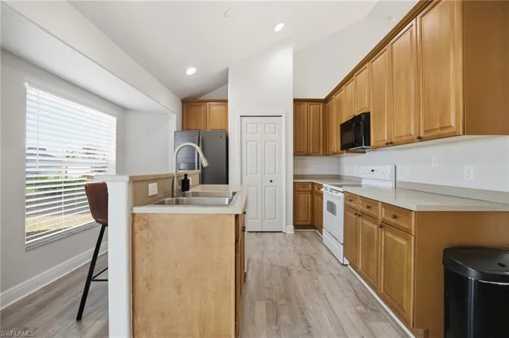 2311 Sw 4th Ct, Cape Coral, Florida 33991