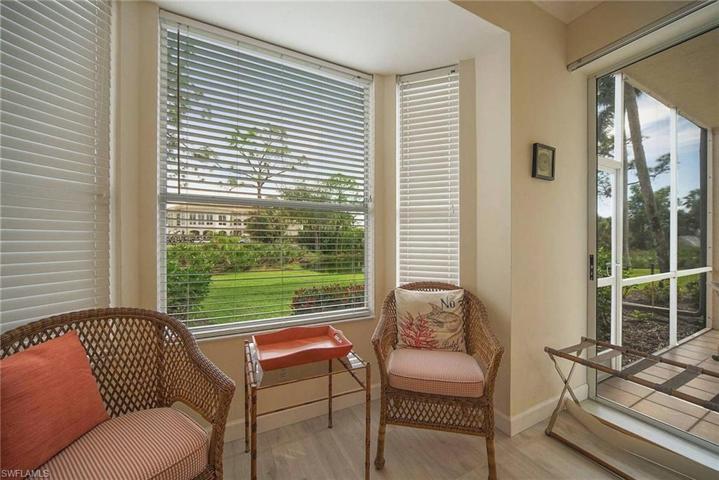 Bay window patio door to East lanai
