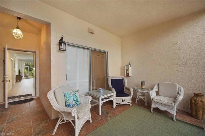 west lanai to front door