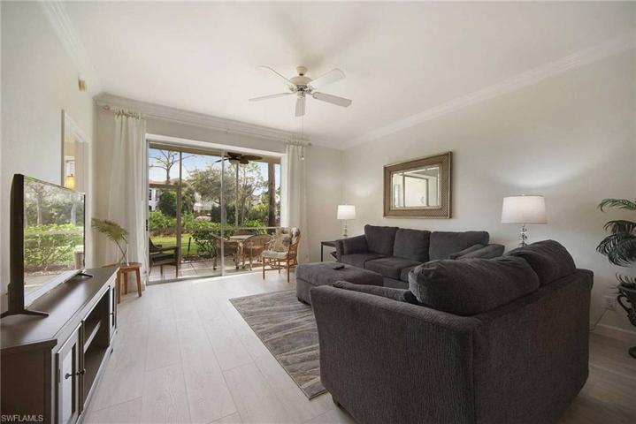 Living room to East Lanai