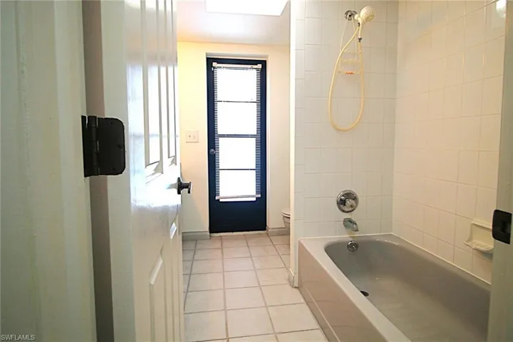 A POOL BATH is great feature especially for the kids!