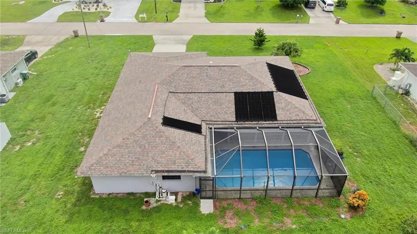 Beautiful pool and large screen enclosed lanai.