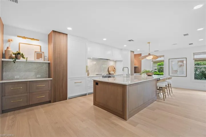 189 Edgemere Way S, Naples, Florida 34105