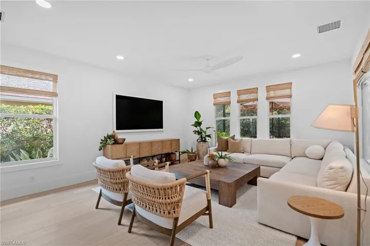 189 Edgemere Way S, Naples, Florida 34105