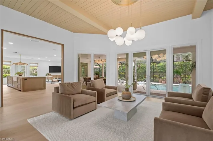 189 Edgemere Way S, Naples, Florida 34105
