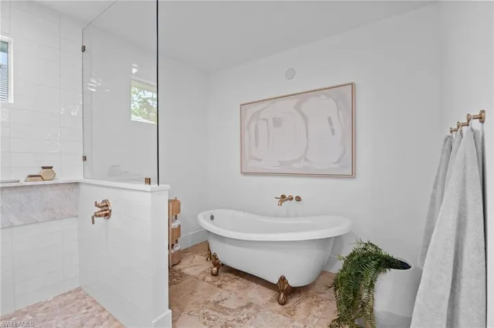 189 Edgemere Way S, Naples, Florida 34105