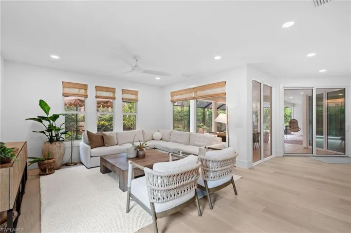 189 Edgemere Way S, Naples, Florida 34105