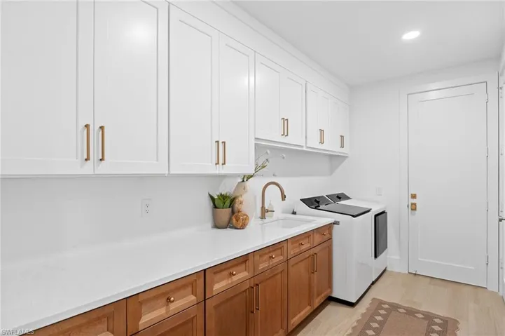 189 Edgemere Way S, Naples, Florida 34105