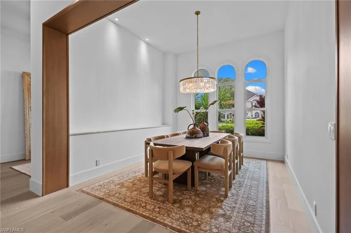 189 Edgemere Way S, Naples, Florida 34105