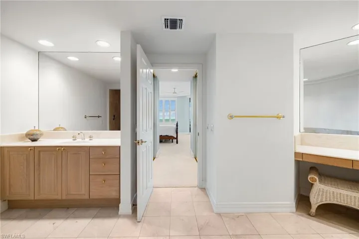 435  DOCKSIDE  DR, Naples, FL 34110