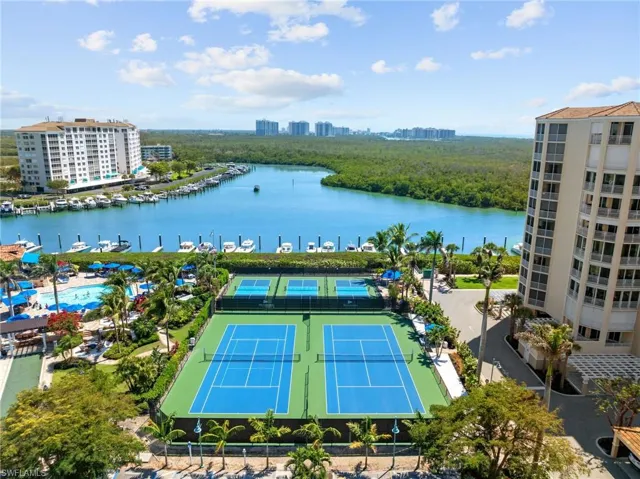 435  DOCKSIDE  DR, Naples, FL 34110