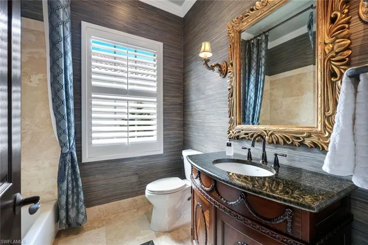 Powder Room / Full Bath