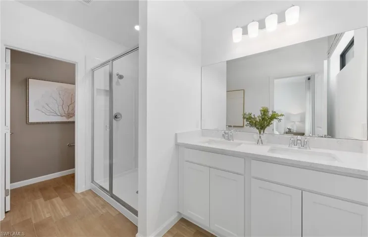 Interior photos are of a staged model home. Illustration purposes only. Options may vary.