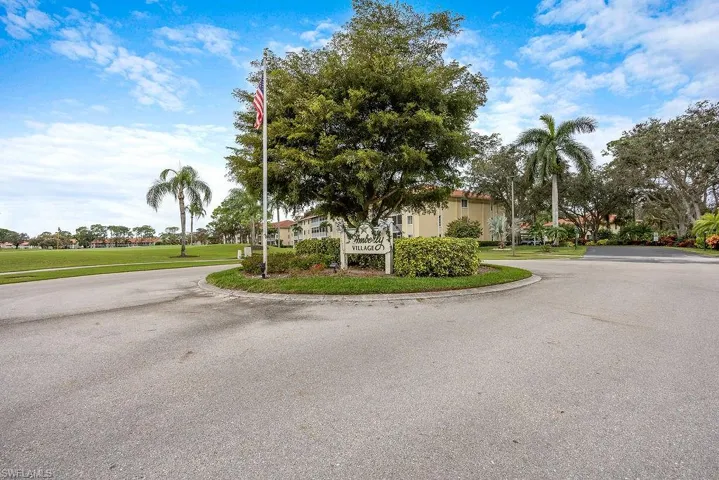 3705  Amberly N CIR, Naples, FL 34112
