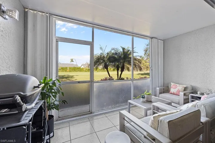 3705  Amberly N CIR, Naples, FL 34112