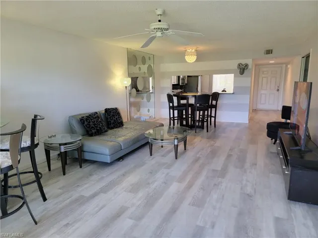 3705  Amberly N CIR, Naples, FL 34112