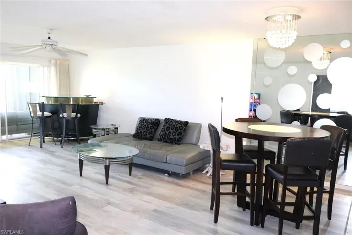 3705  Amberly N CIR, Naples, FL 34112