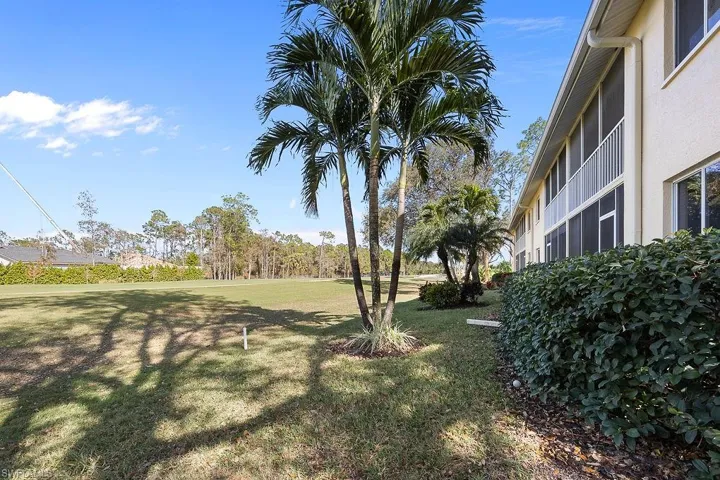 3705  Amberly N CIR, Naples, FL 34112