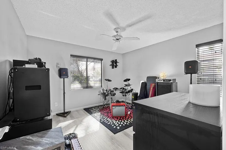 3705  Amberly N CIR, Naples, FL 34112