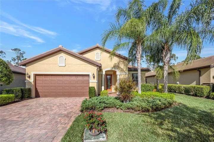 Front elevation, 2.5 garage spaces!