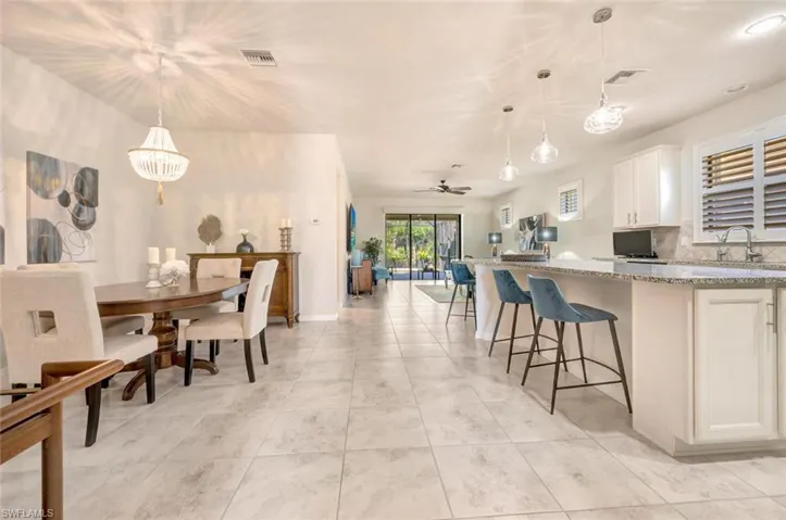 Gorgeous 2+den ~ 1968 Sq Ft under air.