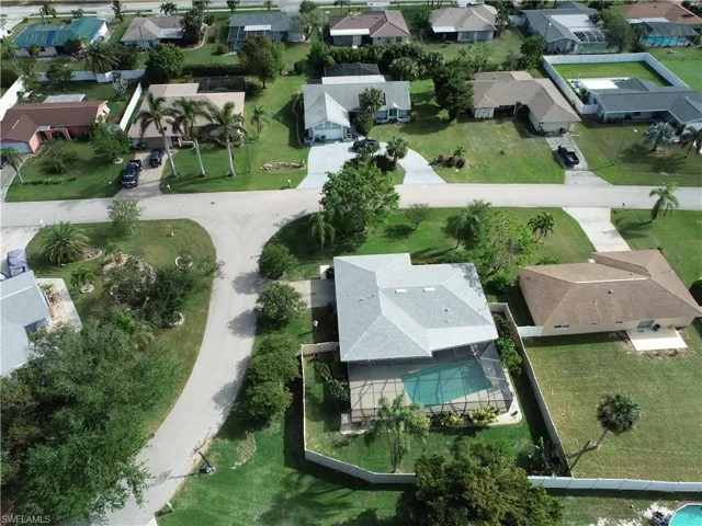 Birds eye view of property