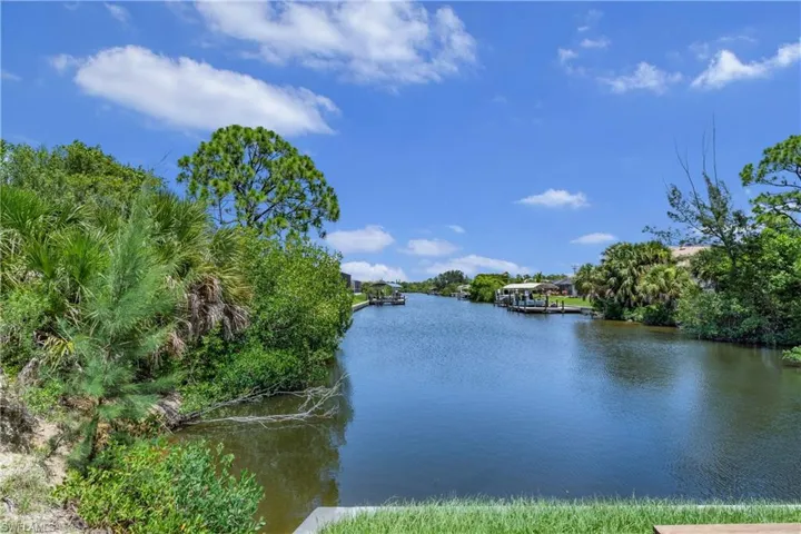 3203 Nw 41st Ave, Cape Coral, Florida 33993