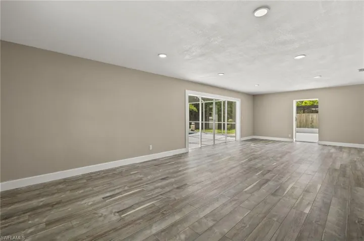 2260  Jasper  AVE, Fort Myers, FL 33907