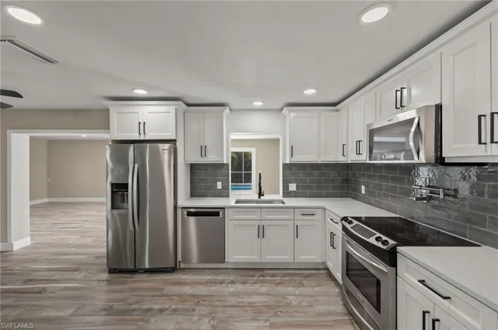 2260  Jasper  AVE, Fort Myers, FL 33907