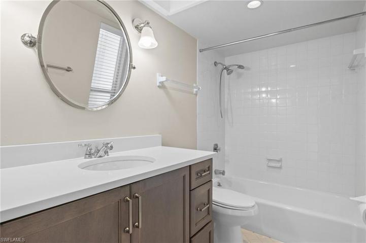 158  Lollypop  LN, Naples, FL 34112