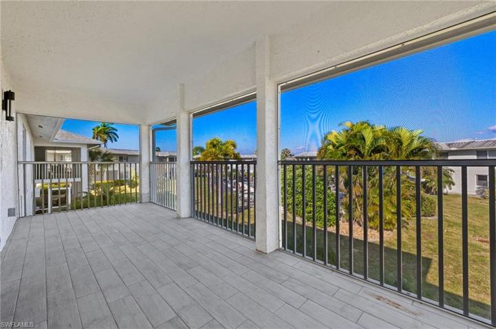 158  Lollypop  LN, Naples, FL 34112