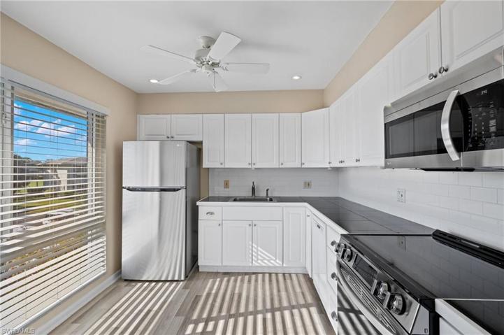 158  Lollypop  LN, Naples, FL 34112