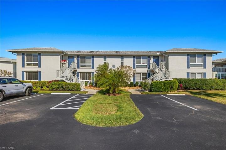 158  Lollypop  LN, Naples, FL 34112