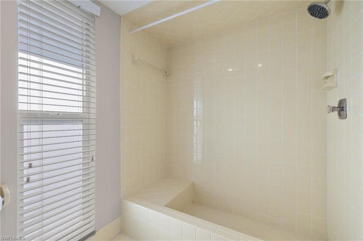 158  Lollypop  LN, Naples, FL 34112
