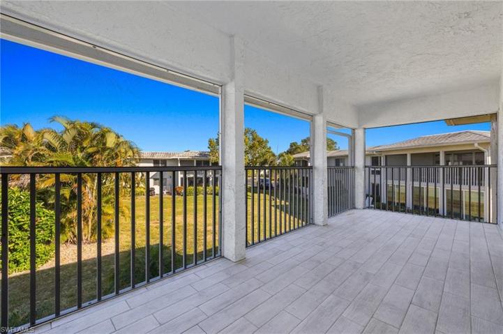 158  Lollypop  LN, Naples, FL 34112