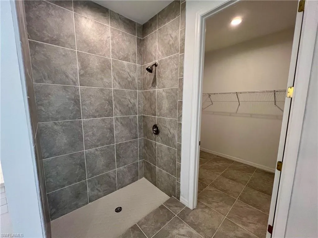 628 Falls LN, Lehigh Acres, FL 33974,2025000392