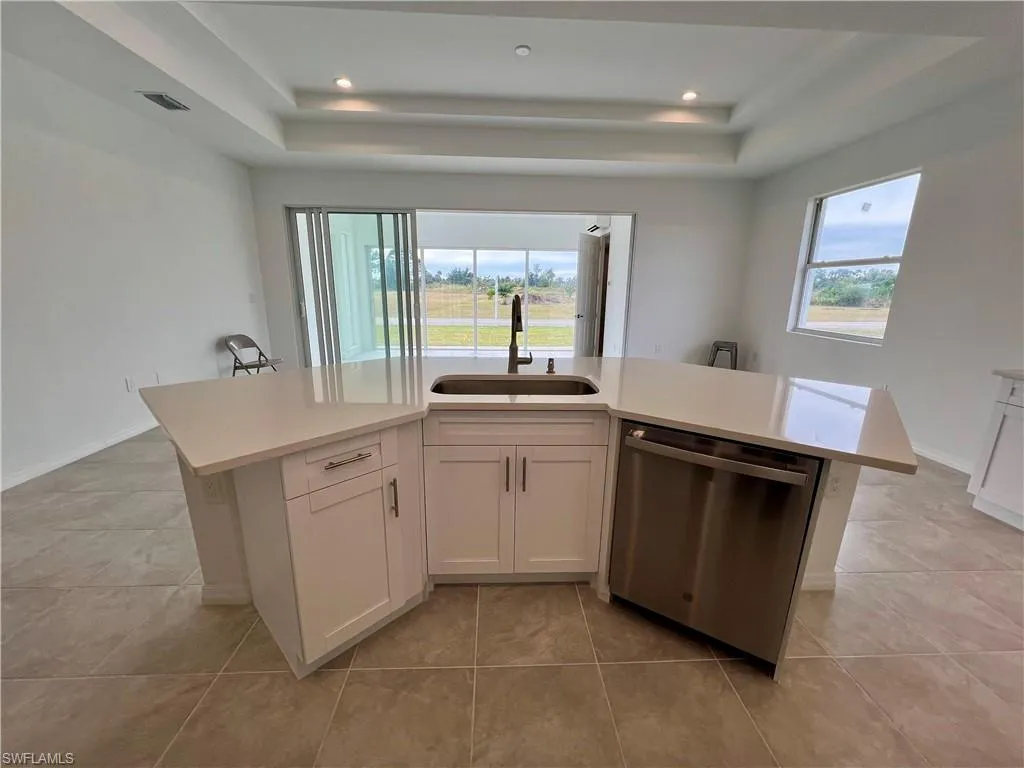 628 Falls LN, Lehigh Acres, FL 33974,2025000392