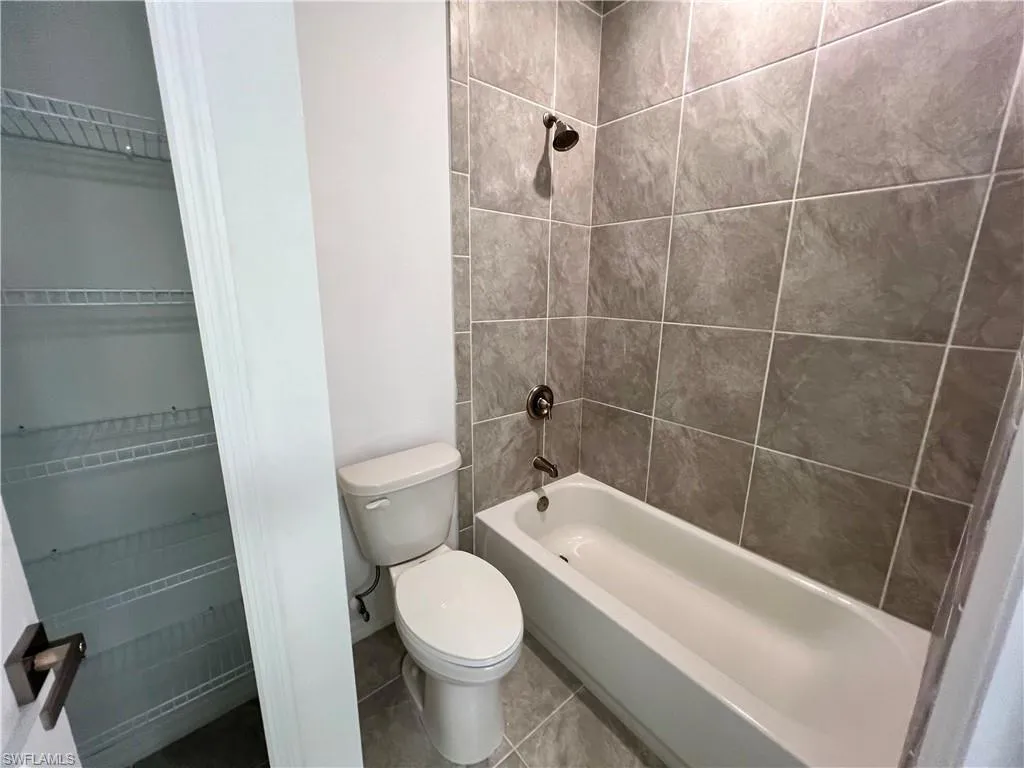 628 Falls LN, Lehigh Acres, FL 33974,2025000392