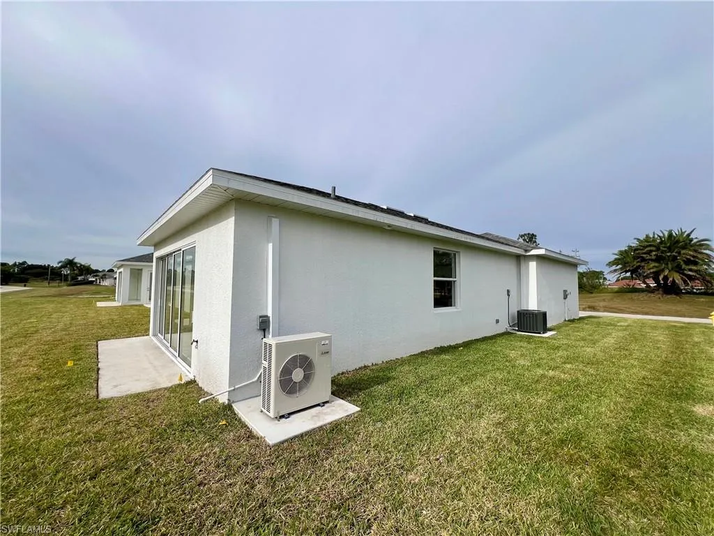 628 Falls LN, Lehigh Acres, FL 33974,2025000392