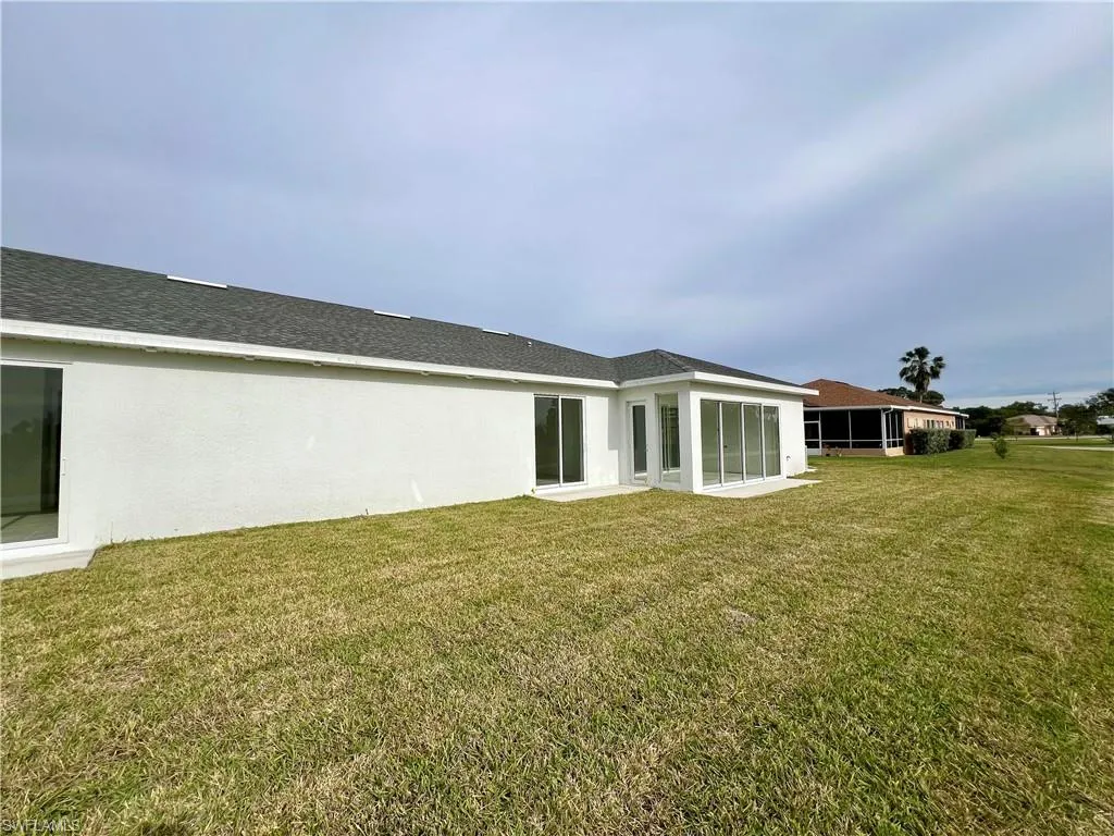 628 Falls LN, Lehigh Acres, FL 33974,2025000392