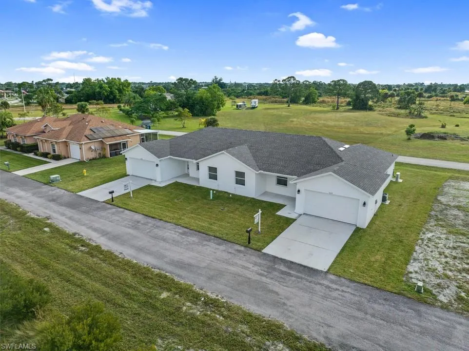 628 Falls LN, Lehigh Acres, FL 33974,2025000392