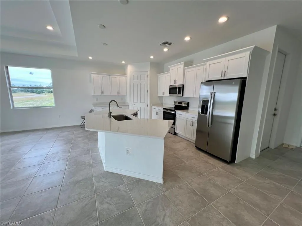 628 Falls LN, Lehigh Acres, FL 33974,2025000392