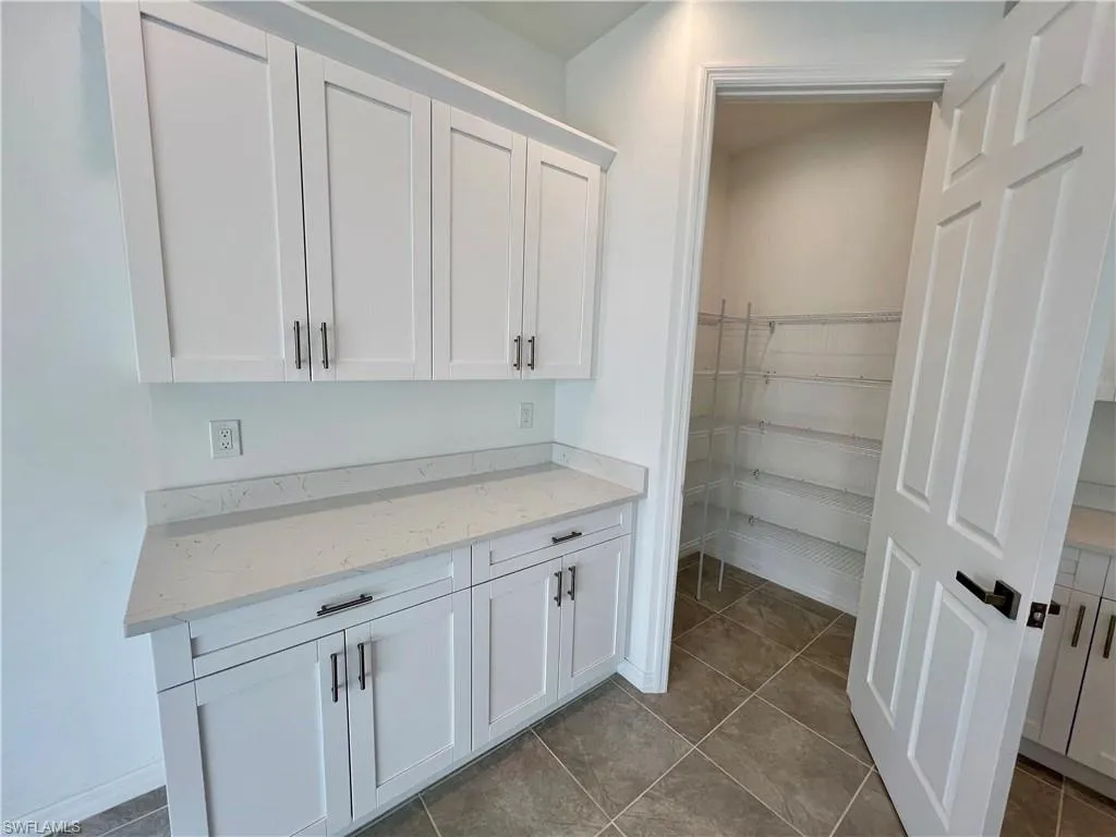628 Falls LN, Lehigh Acres, FL 33974,2025000392