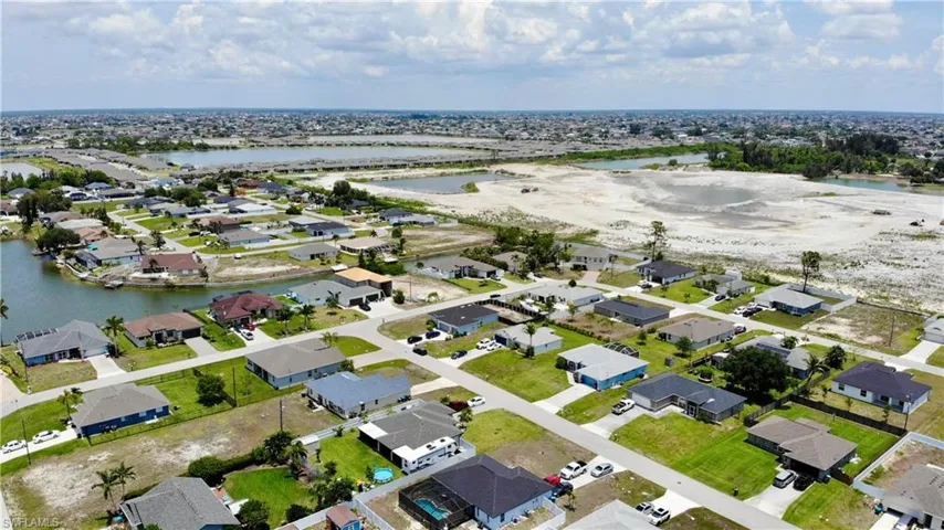 100 NW 13th  PL, Cape Coral, FL 33993