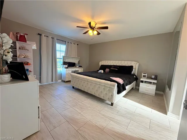 100 NW 13th  PL, Cape Coral, FL 33993