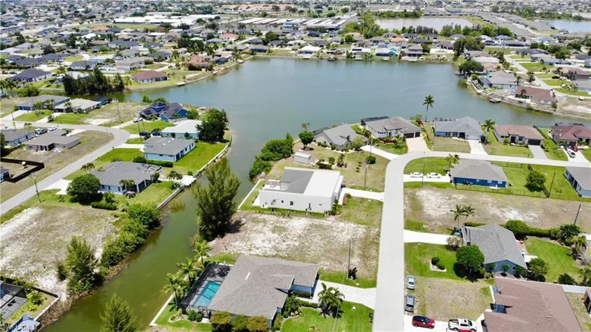 100 NW 13th  PL, Cape Coral, FL 33993